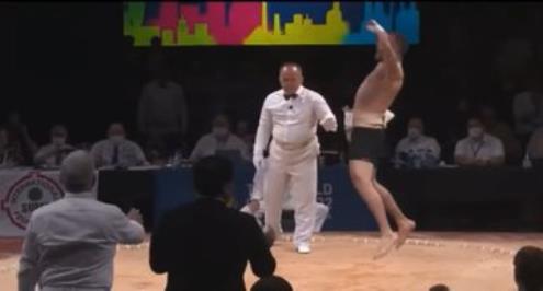 تفاصيل ما حدث مع عبدالرحمن الصيفي بطل ذهبية الألعاب العالمية بأمريكا (فيديو)